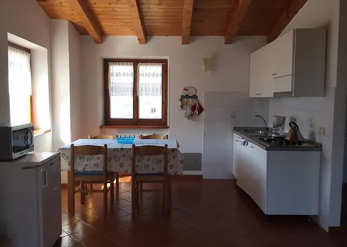Daire Laura Brenzone sul Garda