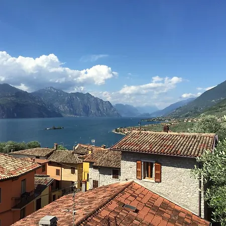 Laura Brenzone sul Garda